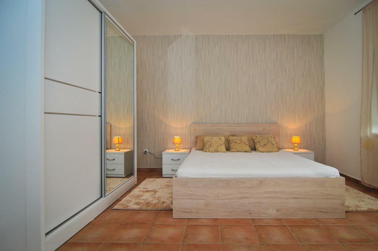 Apartments Pean Tivat Exterior foto