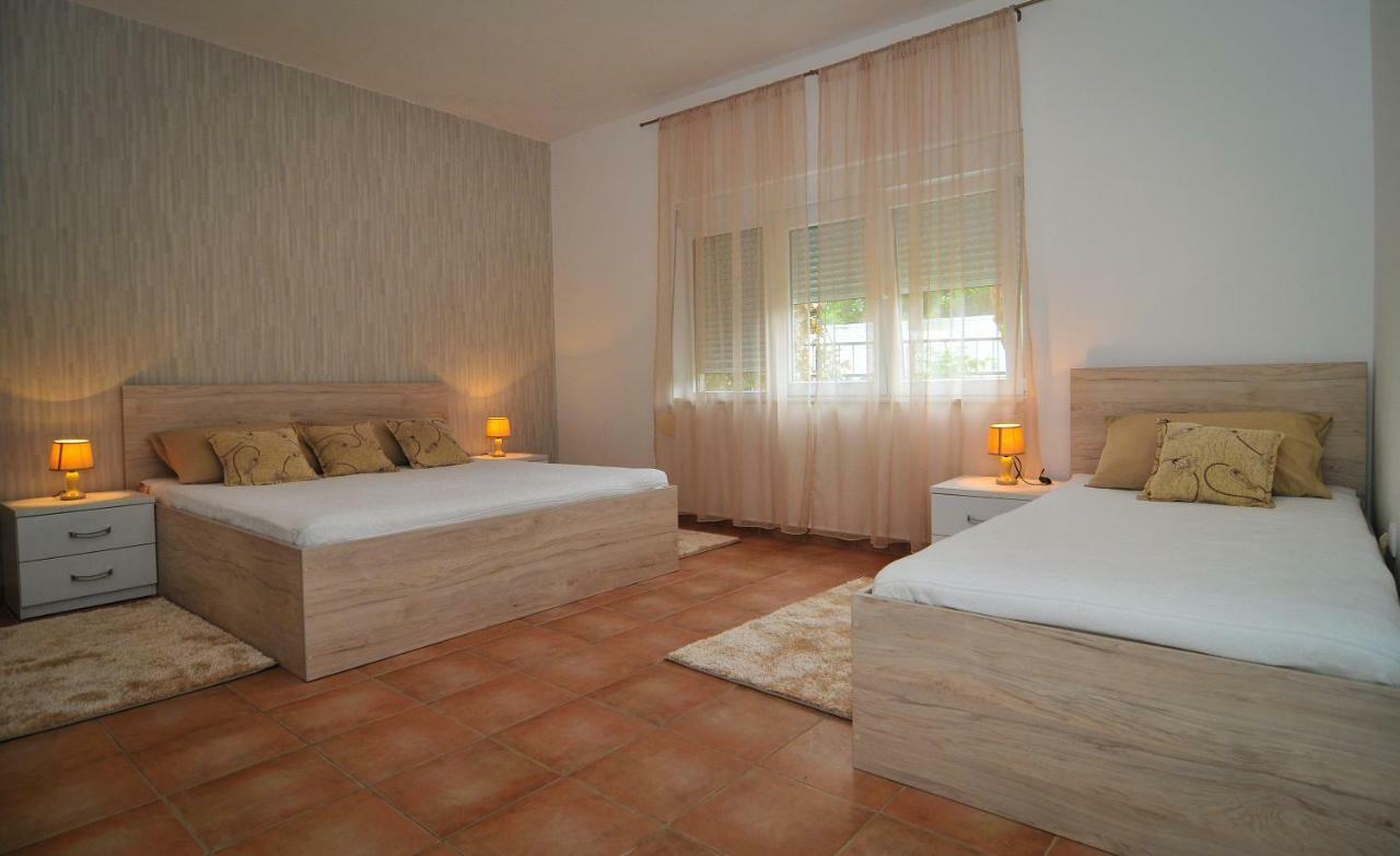 Apartments Pean Tivat Exterior foto